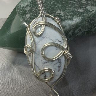 Ivory Vein Howlite Pendant